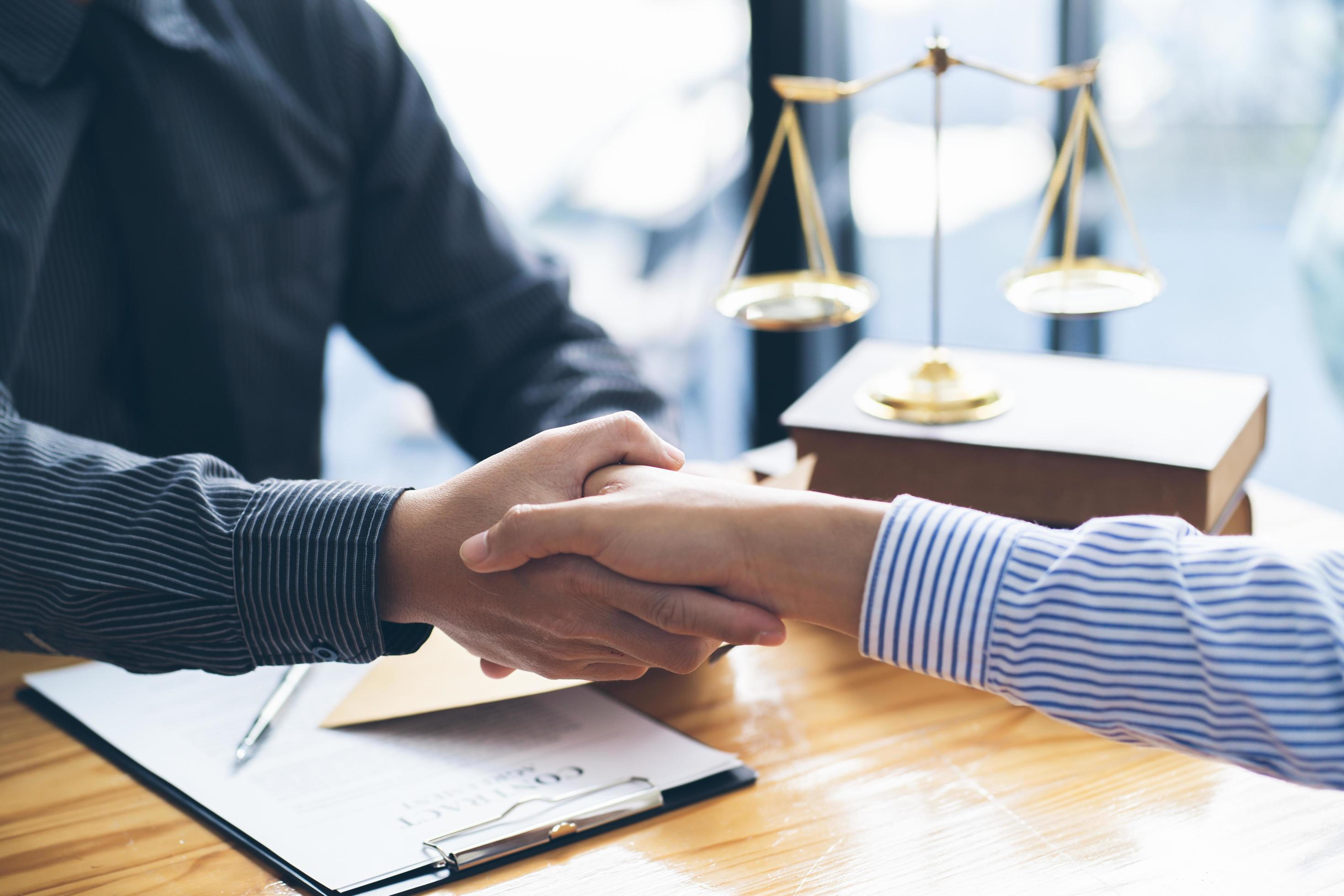 Equipe de contadores especializados em cálculos judiciais da Calculoro